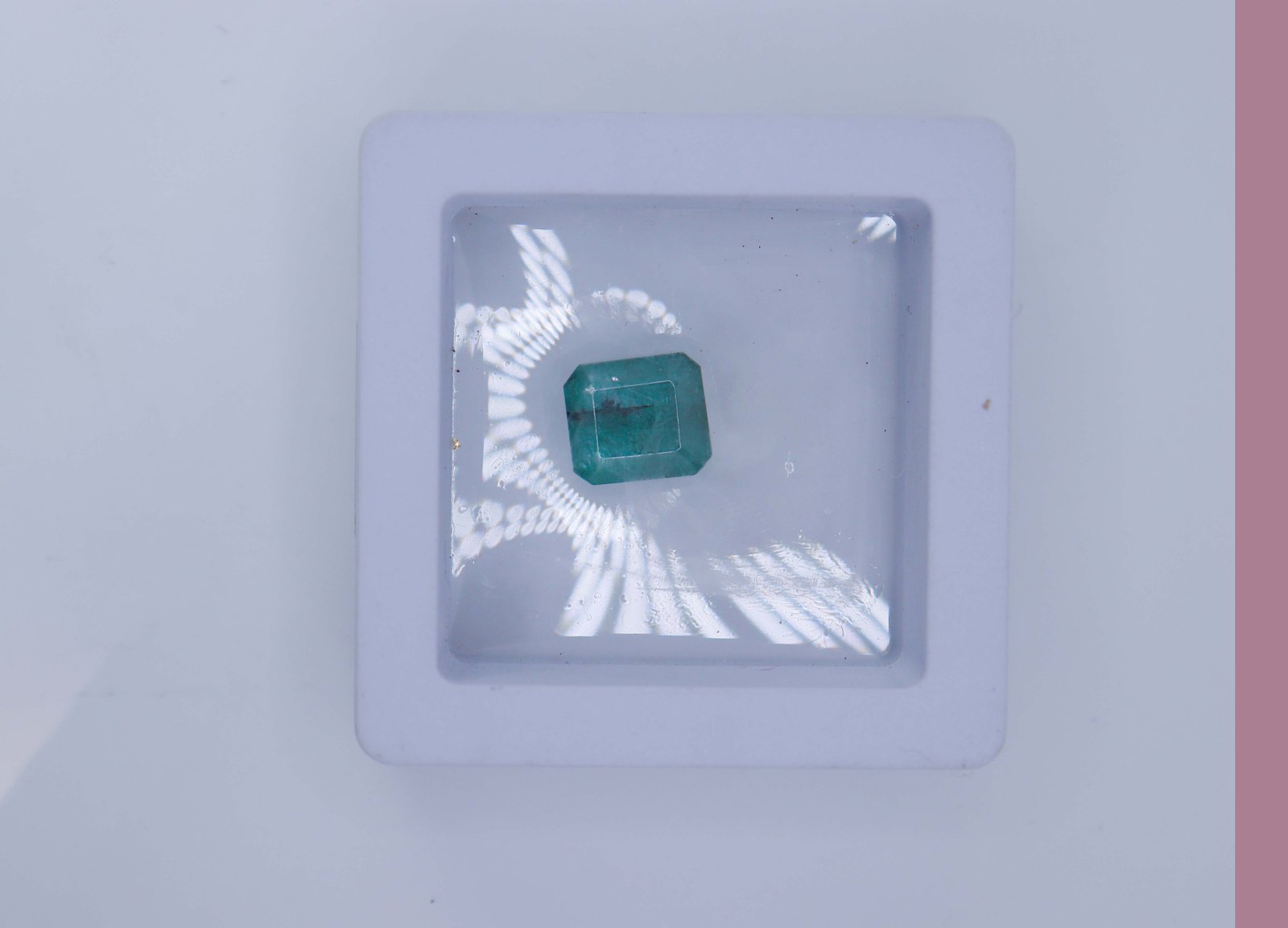 पन्ना (emarald gemstone)