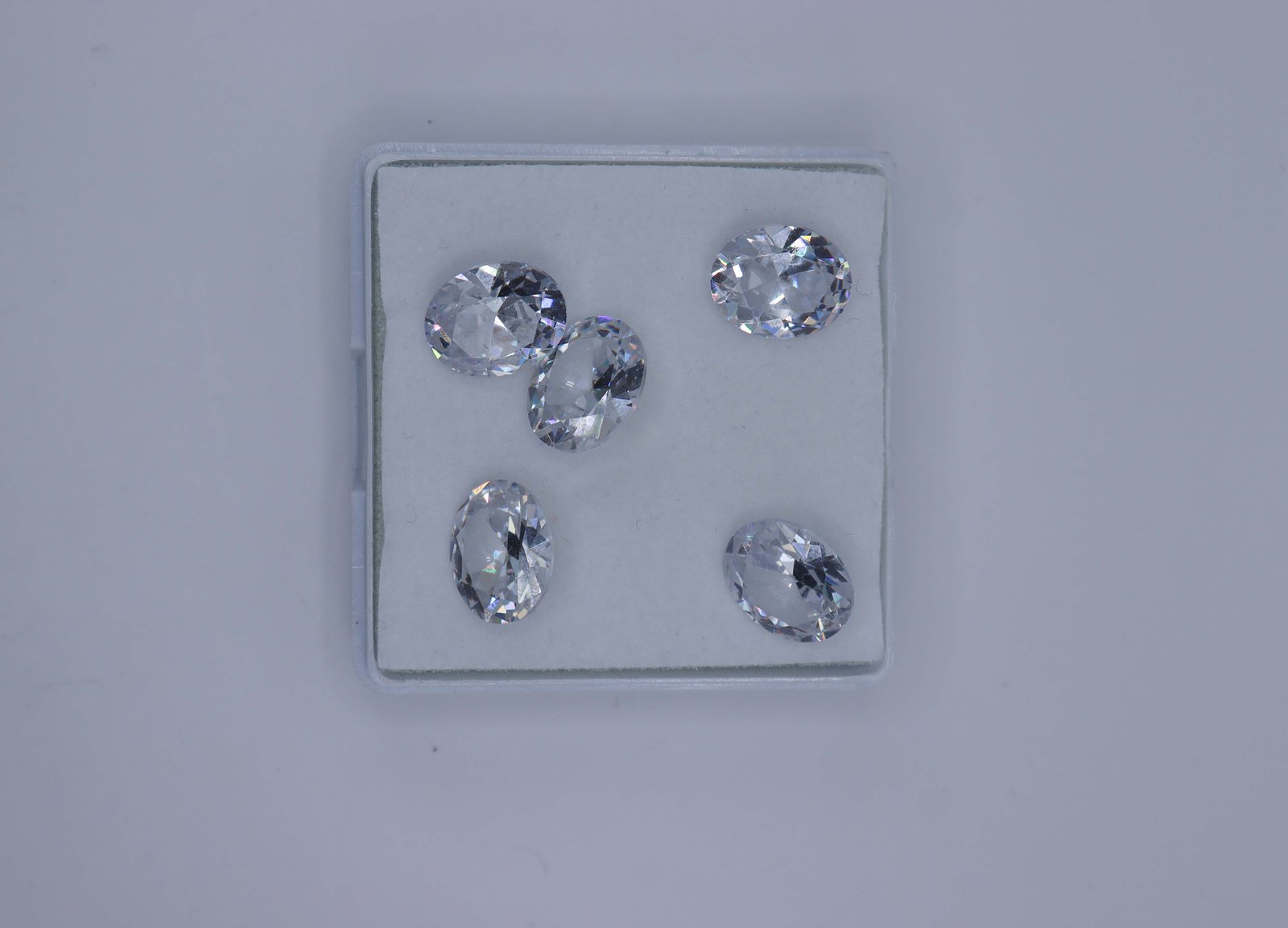 सफेद पुखराज (white zircon)